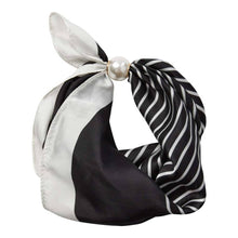 Load image into Gallery viewer, Pearlcc Scarf Black Stripe
