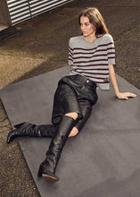 Load image into Gallery viewer, Cash Stripe SS O Neck Grey amarone
