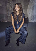 Load image into Gallery viewer, Premiere Box Waistcoat Navy
