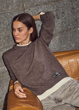 Load image into Gallery viewer, Cash Two in One Pullover Mocca OFF White
