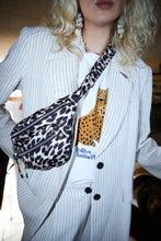 Load image into Gallery viewer, HollyLL Belt Bag Leopard Print
