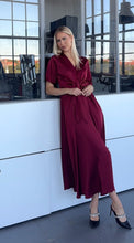 Load image into Gallery viewer, Faye Dress Semi Rich Merlot
