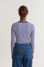 Load image into Gallery viewer, Ludmilla LS Tee Blue Whisper White
