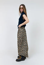 Hlaða mynd inn í gallerískoðara, MiraLL Pants Leopard Print
