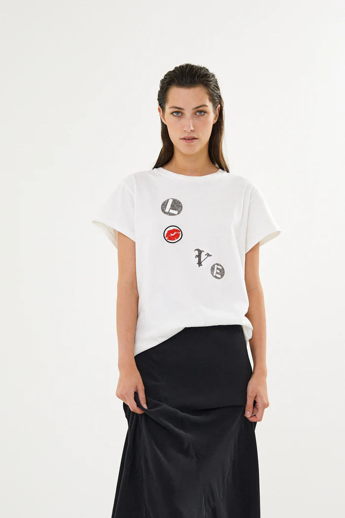 Love patch t-shirt