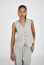 Hlaða mynd inn í gallerískoðara, Favour Tailoring Vest
