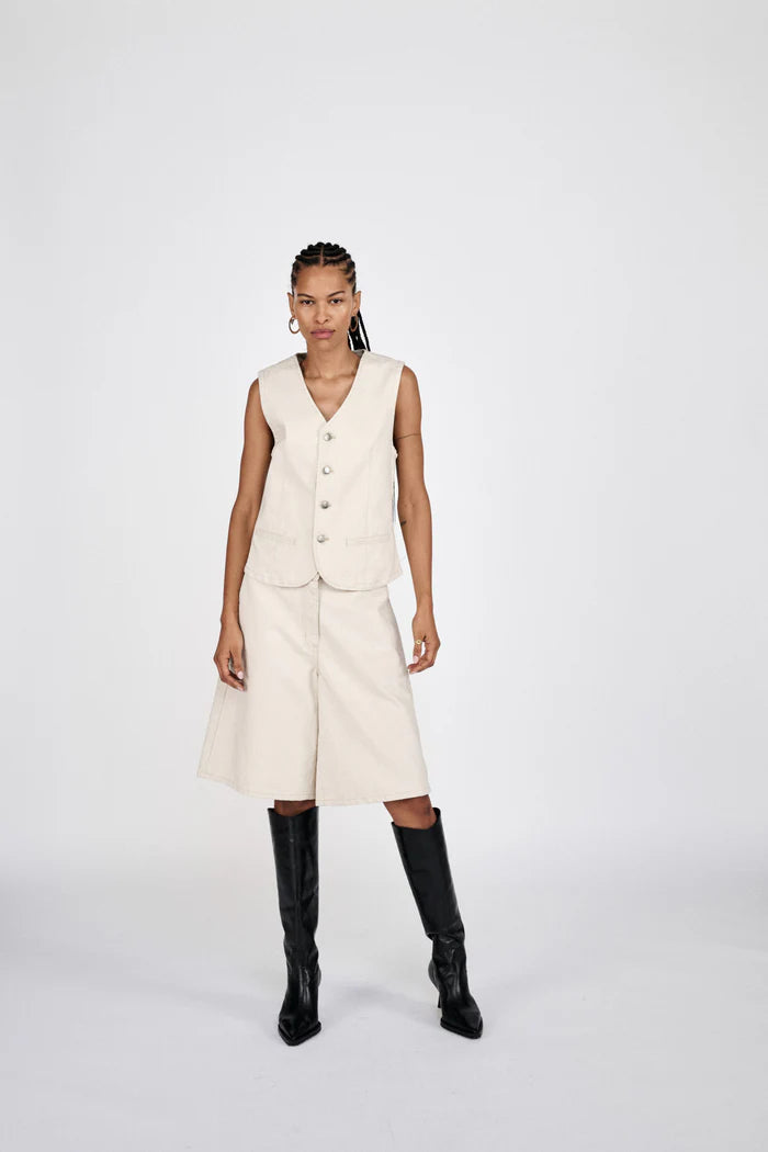 Raha Denim wide Shorts Ecru
