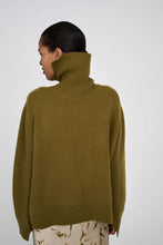 Load image into Gallery viewer, Celly Pure wool roll neck sweater I Fern green
