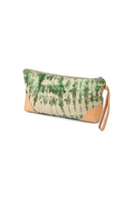 Load image into Gallery viewer, Fossil Clutch Leather Details Cecia Army Combo
