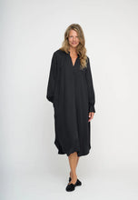 Load image into Gallery viewer, Above dress silky - black
