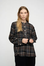 Hlaða mynd inn í gallerískoðara, Ayla Shirt Check

