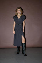 Load image into Gallery viewer, Cattlacc V Dress
