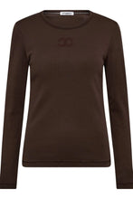 Hlaða mynd inn í gallerískoðara, GrannyCC Embroidery LS Tee Dark Brown
