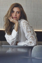 Hlaða mynd inn í gallerískoðara, KawaCC Embroidery Shirt White
