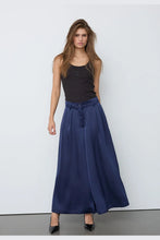 Hlaða mynd inn í gallerískoðara, SafiraCC Skirt Pant
