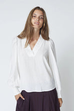 Hlaða mynd inn í gallerískoðara, Shinacc V Blouse Off White
