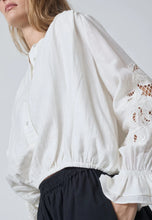 Load image into Gallery viewer, Stinacc Emb Blouse Off White
