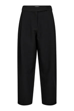 Hlaða mynd inn í gallerískoðara, VolaCC Carrot Pleat Pant Black
