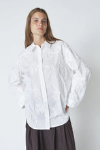 Hlaða mynd inn í gallerískoðara, Xaviercc Flower Shirt White
