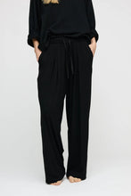 Hlaða mynd inn í gallerískoðara, Devote Pants Black
