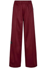 Load image into Gallery viewer, Premiere Pleat Pants Amarone
