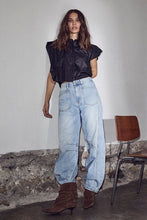 Hlaða mynd inn í gallerískoðara, Barrel Front Pocket Jeans Bleached
