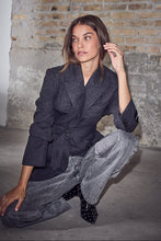 Load image into Gallery viewer, Bellis Belt Blazer
