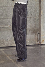 Load image into Gallery viewer, Cargo Pull On Trousers Regular
