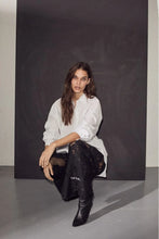 Hlaða mynd inn í gallerískoðara, Curvey Lace Hem Trousers
