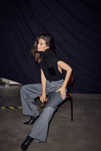 Load image into Gallery viewer, Darcia Pocket Knit Vest

