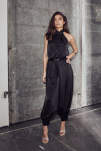 Hlaða mynd inn í gallerískoðara, Evita Crop Haram Pant Black
