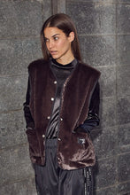 Hlaða mynd inn í gallerískoðara, Fur Tech Vest Mocca
