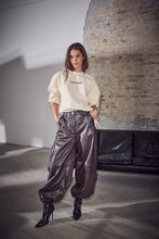 Hlaða mynd inn í gallerískoðara, Jasmin Leather Harems Leather Pant Mocca

