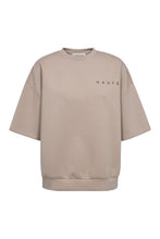 Hlaða mynd inn í gallerískoðara, Maxi Split SS Logo Sweat Beige

