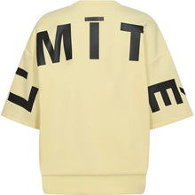 Load image into Gallery viewer, Maxi Split SS Logo Sweat Pale yellow
