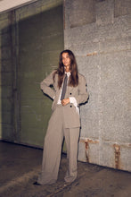 Load image into Gallery viewer, Nicole Pleat Pant

