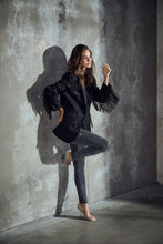 Hlaða mynd inn í gallerískoðara, Premiere Fringe Blazer Black
