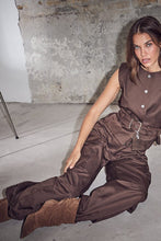 Load image into Gallery viewer, Rabi Cargo Pocket Pant Mocca
