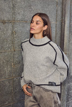 Load image into Gallery viewer, Toby Hem Line Knit Light Grey Melange
