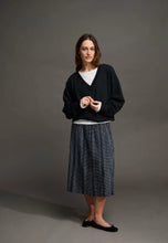 Hlaða mynd inn í gallerískoðara, Maggie Skirt Dobby Dark Navy
