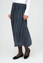Hlaða mynd inn í gallerískoðara, Maggie Skirt Dobby Dark Navy

