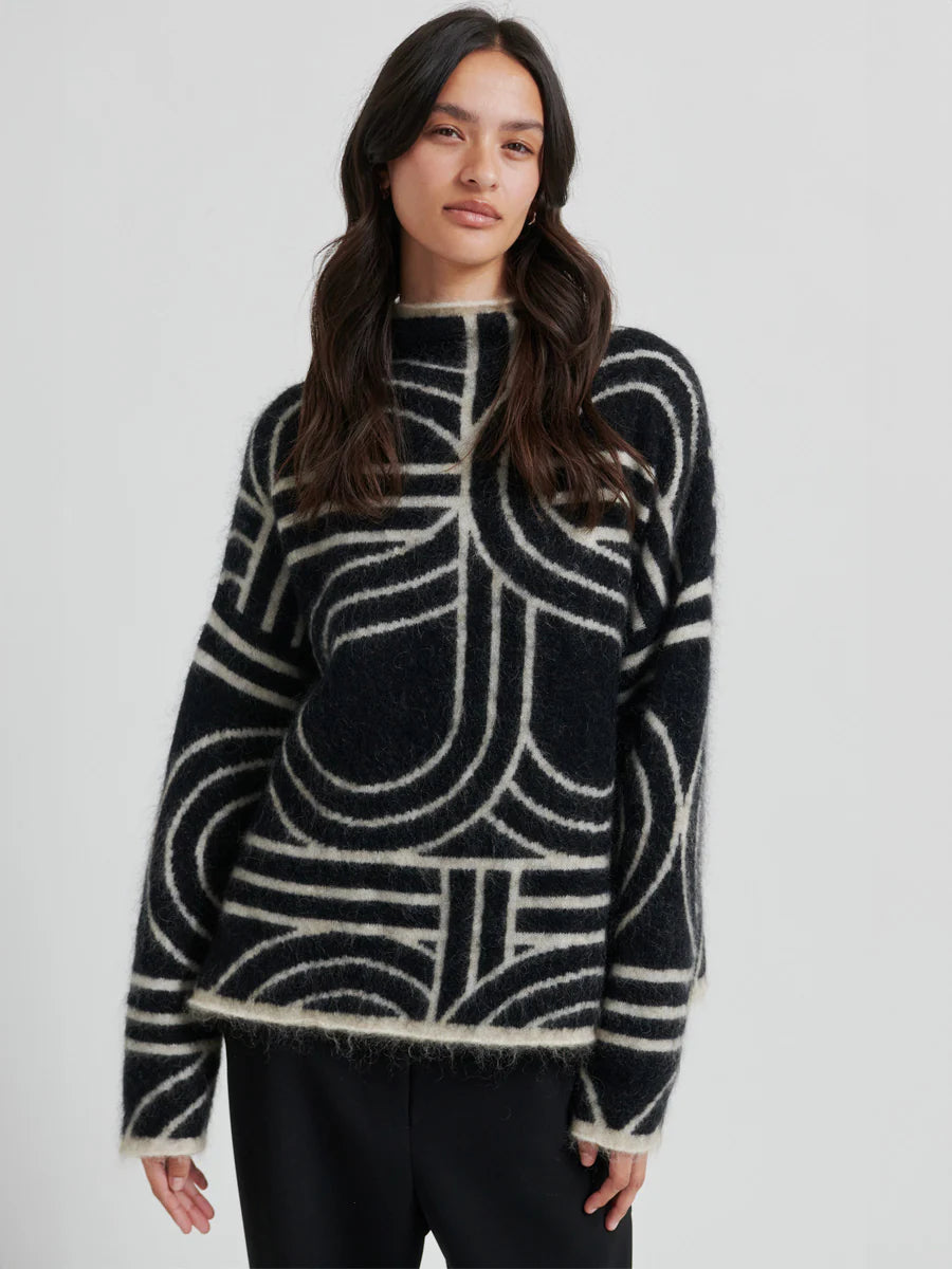 Signa Knit T Neck Black