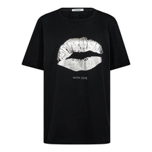 Hlaða mynd inn í gallerískoðara, The kisscc oversize tee - dark
